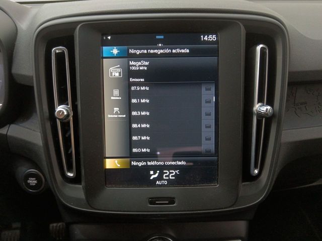 Volvo XC40 Momentum Core 2WD