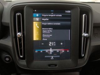 Volvo XC40 Momentum Core 2WD