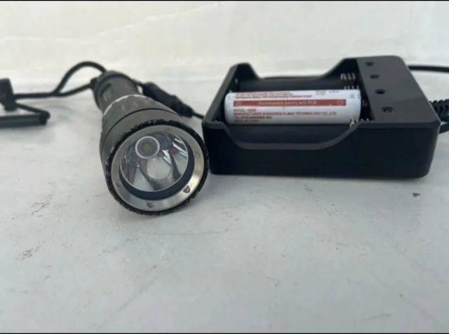 Linterna LED buceo pesca