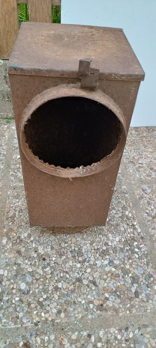 Chimenea metalica Antiquites