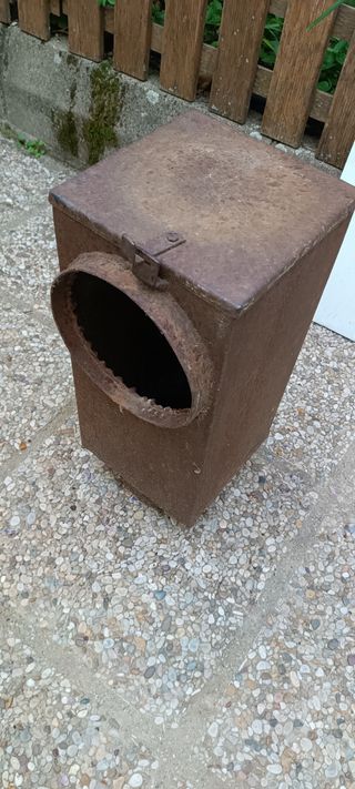 Chimenea metalica Antiquites