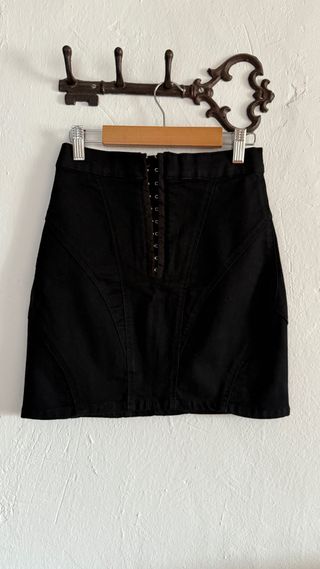 Mini falda negra