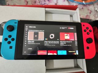 Nintendo Switch - Roja y Azul