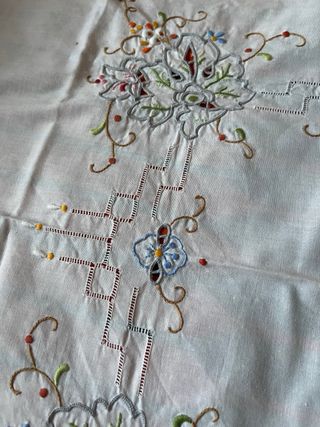 Mantel bordado vintage blanco plata 4 servilletas.
