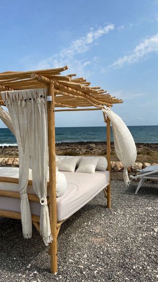 Cama balinesa artesanal en Mallorca