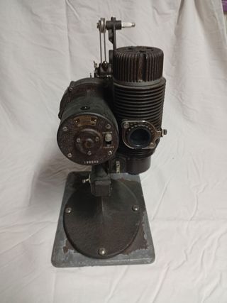 Proyector Bell & Howell Filmo 57 16mm