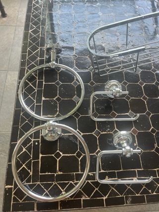 Juego baño cromado: toalleros, jabonera