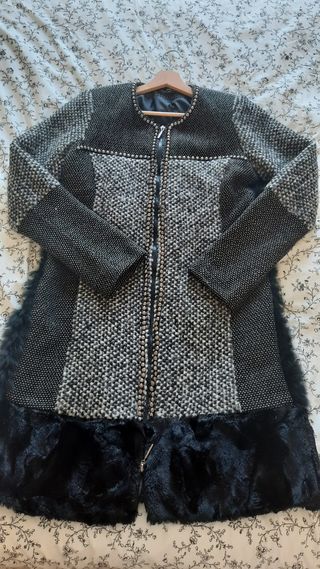 Abrigo de Lana Gris Talla M. Marca Rinascimiento