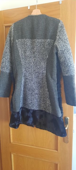 Abrigo de Lana Gris Talla M. Marca Rinascimiento
