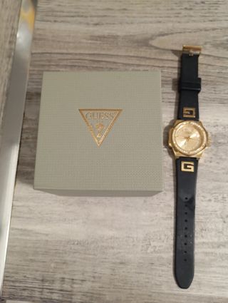 Reloj Guess mujer dorado