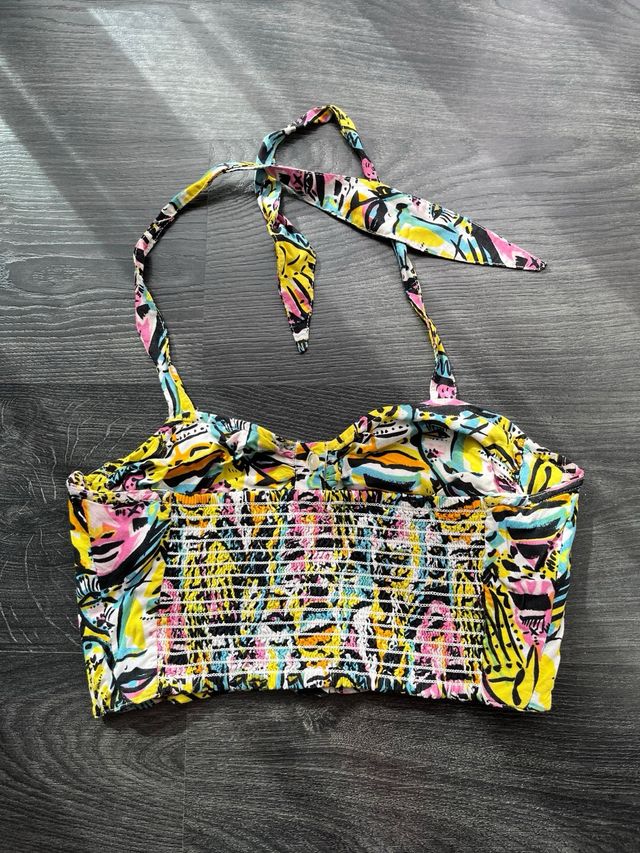 Top corto estampado multicolor