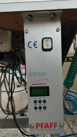 Máquina de coser PFAFF 591