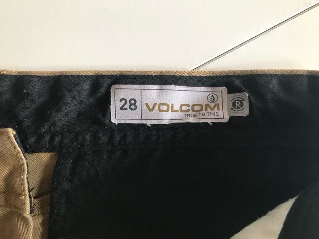 Lote 2 calções Volcom