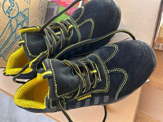 Zapatos seguridad SKARPA - negros/amarillos