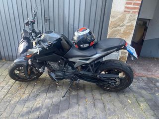 KTM 790 Duke - 105cv.  23.000km.