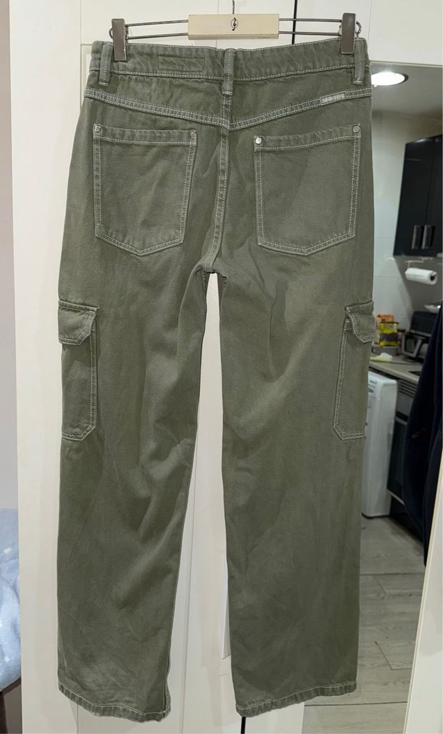 Pantalones cargo verde oliva