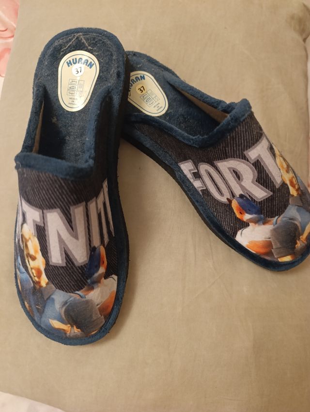 Pantuflas Fortnite HUGAN - Talla 37