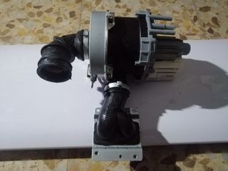 Bonba desagüe lavavajillas Indesit DFG051