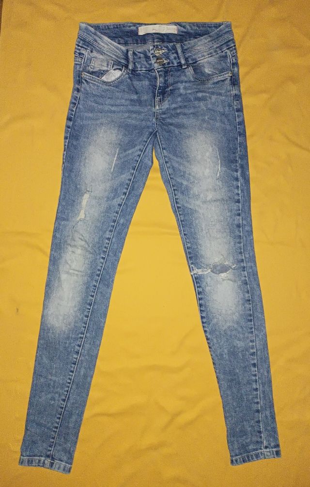 Vaqueros rotos talla XS (34)
