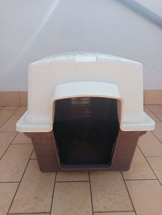Cuccia cane plastica marrone chiaro