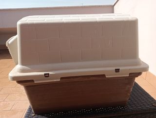 Cuccia cane plastica marrone chiaro