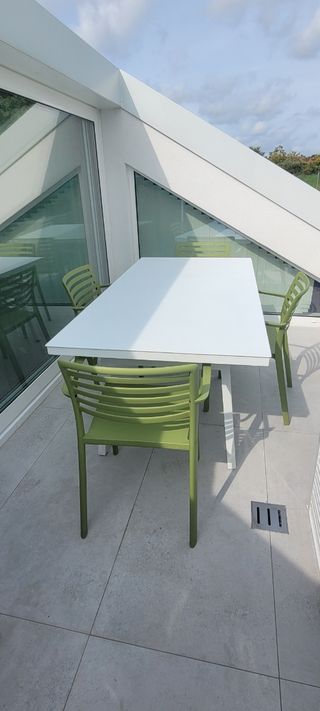 Mesa de aluminio y 4 sillas jardín/terraza.