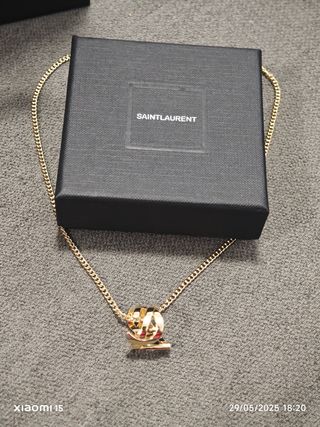 Collar Yves Saint Laurent dorado