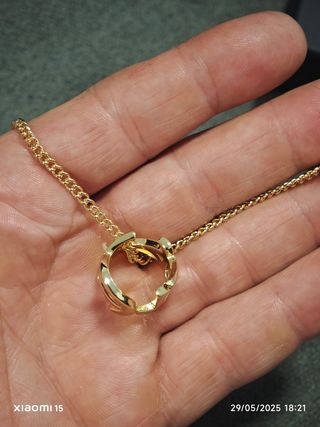 Collar Yves Saint Laurent dorado