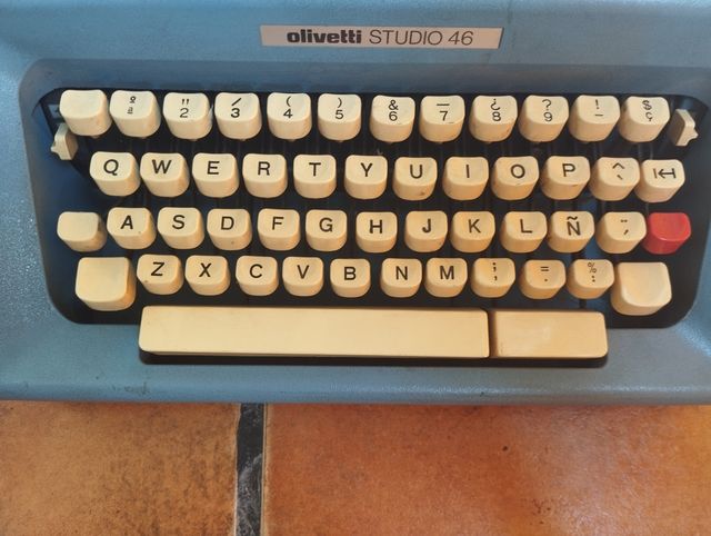 Olivetti Studio 46 - Máquina de escribir