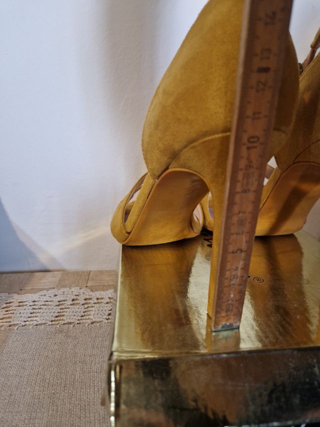 Sandali Pentium gialli n.40