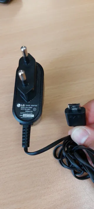 Cargadores de móvil de distintas marcas