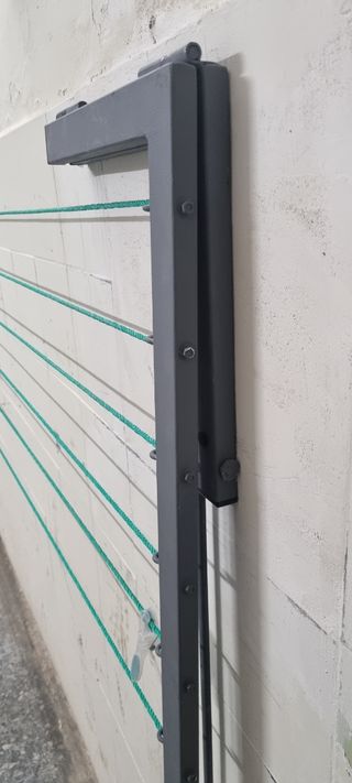 Tendedero metálico plegable a pedido.