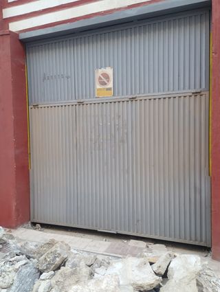 Portón metálico usado