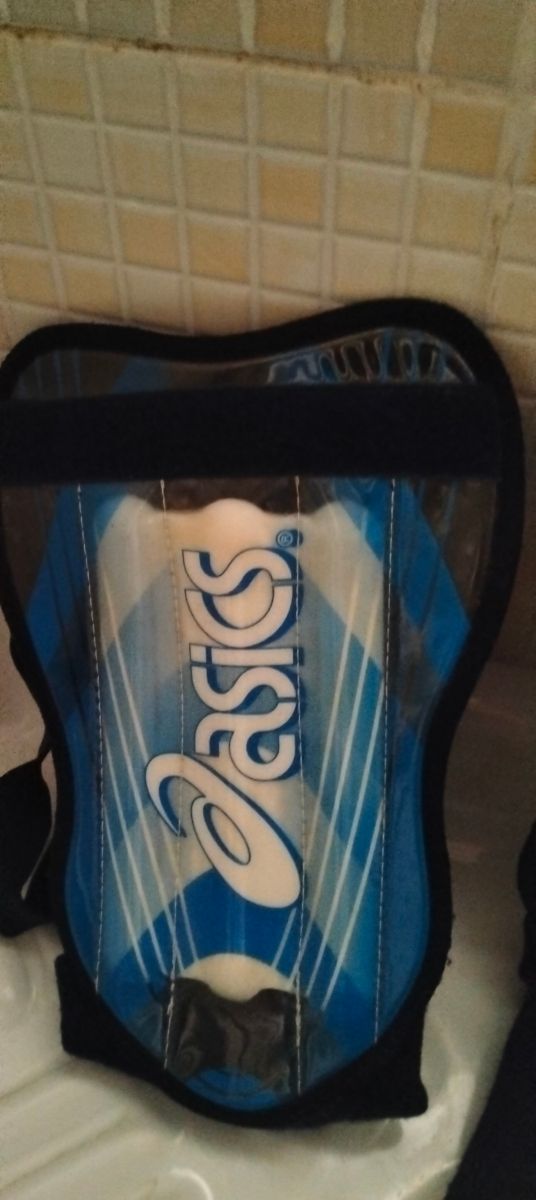 Scarpini Mizuno usati + parastinchi