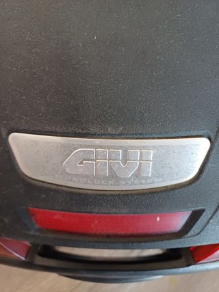 Baúl moto GIVI