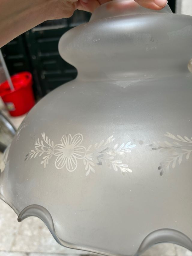 Lámpara vintage cristal con flores grabadas