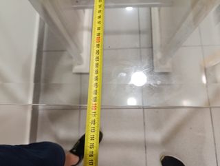 Mesa cristal y madera blanca