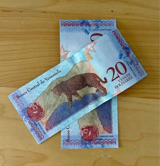 Lote de 6 Billetes 5 y 20 Bolivares Venezolanos