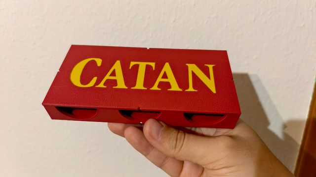 Cajas de Catan para guardar las cartas.