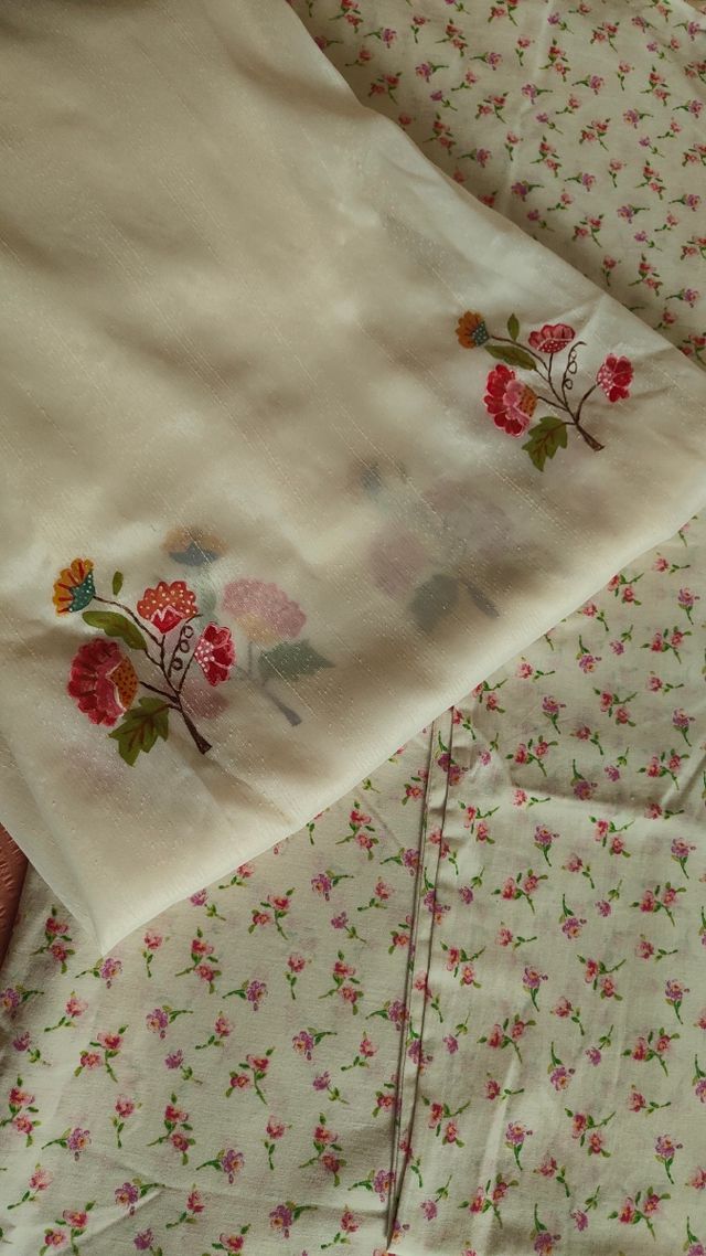 Funda nórdica beige con flores rosa