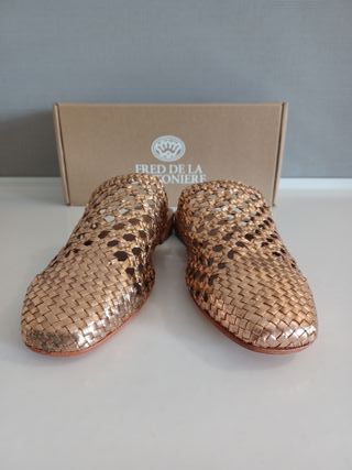 Mules Fred de la Bretoniere doradas, talla 36.5