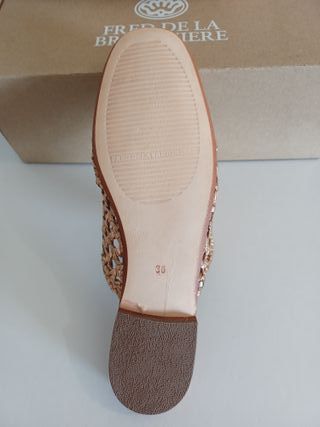 Mules Fred de la Bretoniere doradas, talla 36.5