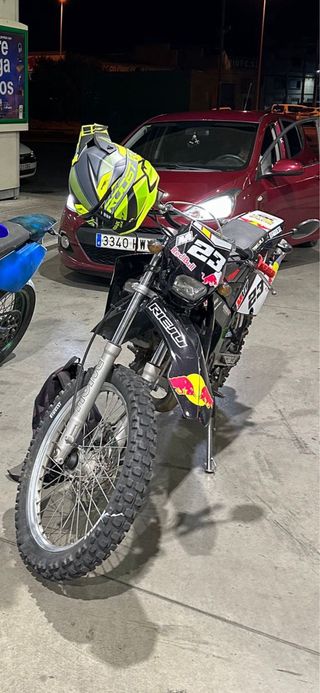 Rieju MRX 50cc: Moto en perfecto estado