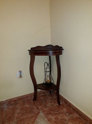 Mesa auxiliar esquina