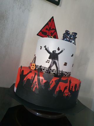 Torta Vasco Rossi: Compleanno a tema
