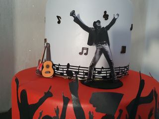Torta Vasco Rossi: Compleanno a tema