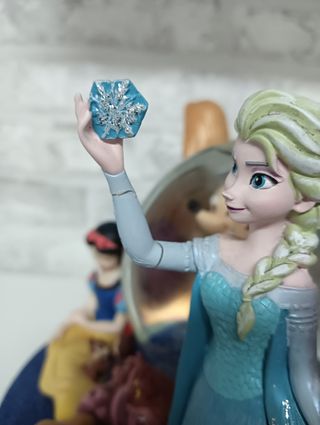Bola Nieve Disney Store 30 aniversario figura 