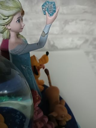 Bola Nieve Disney Store 30 aniversario figura 