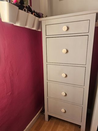 Cómoda Hemnes 5 cajones gris