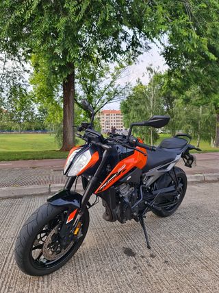 KTM 790 Duke 95 CV - 7000km - 2023 COMO NUEVA